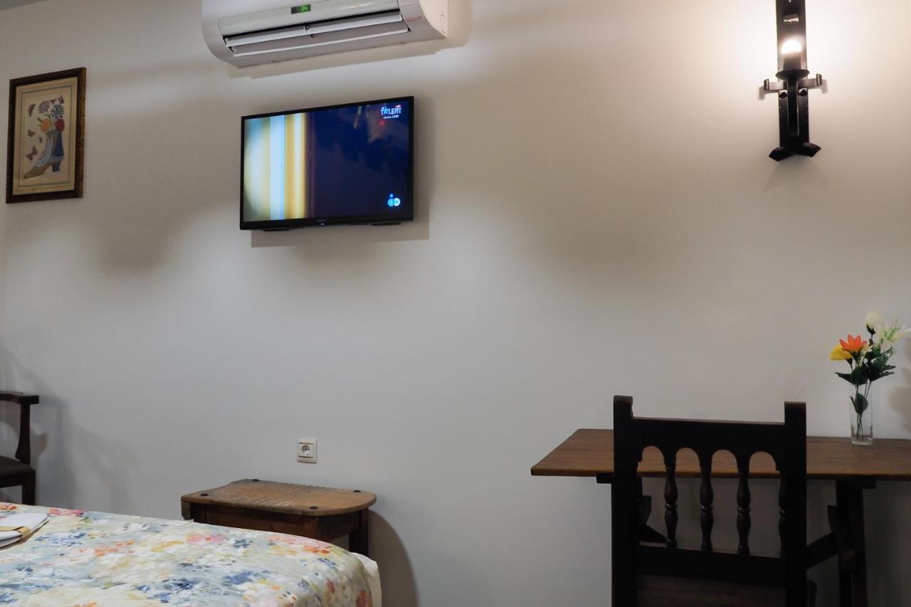 Posada Y Apartamentos Trebuesto De Guriezo Bagian luar foto