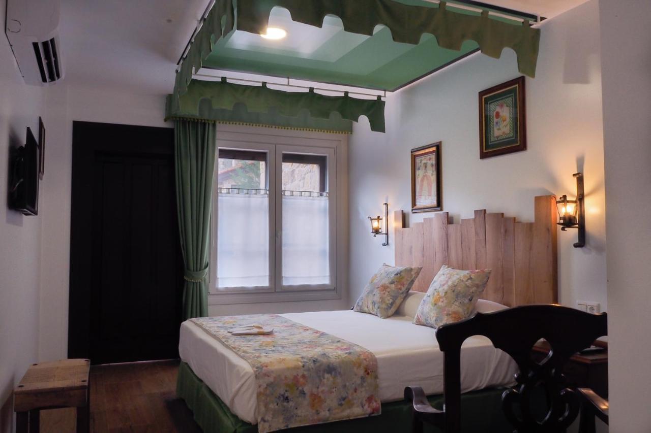 Posada Y Apartamentos Trebuesto De Guriezo Bagian luar foto
