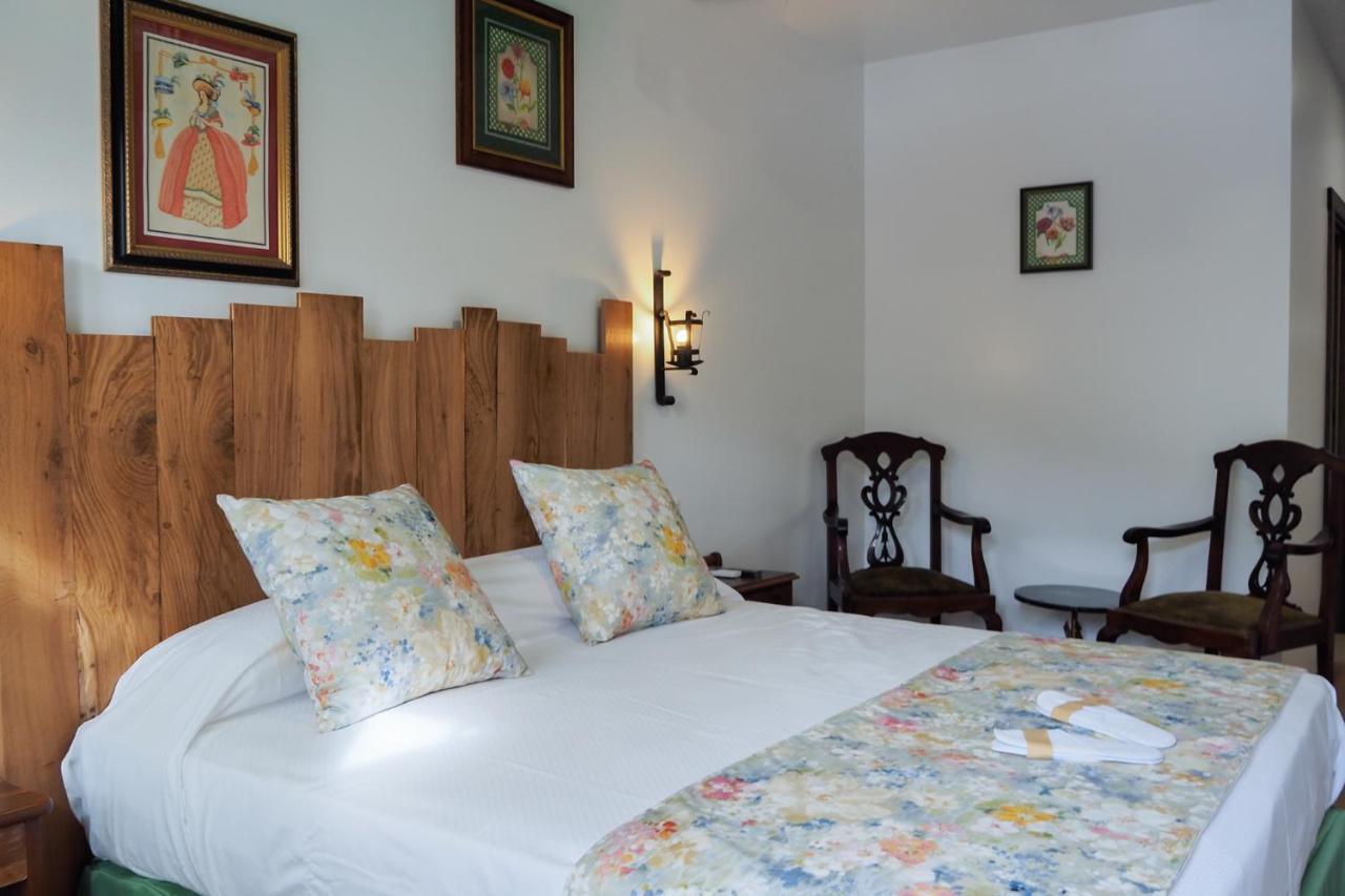Posada Y Apartamentos Trebuesto De Guriezo Bagian luar foto