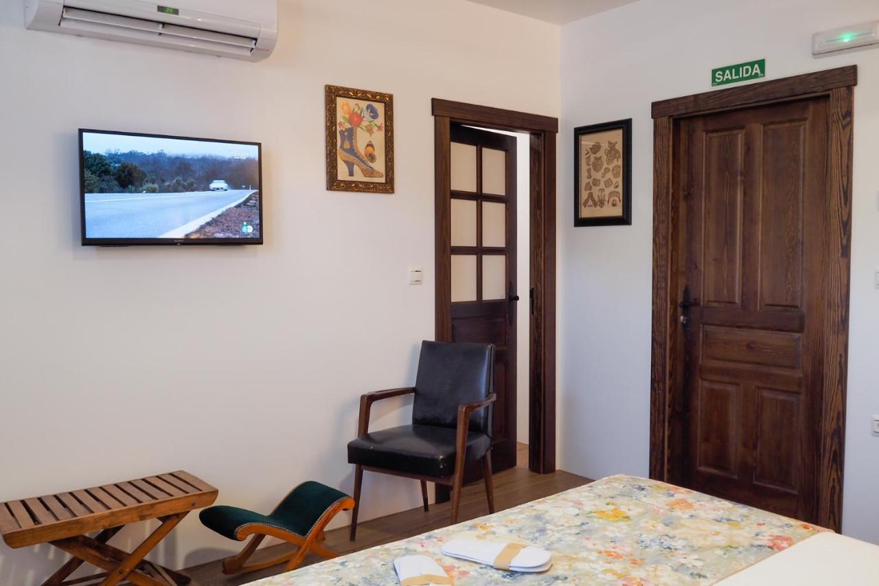 Posada Y Apartamentos Trebuesto De Guriezo Bagian luar foto