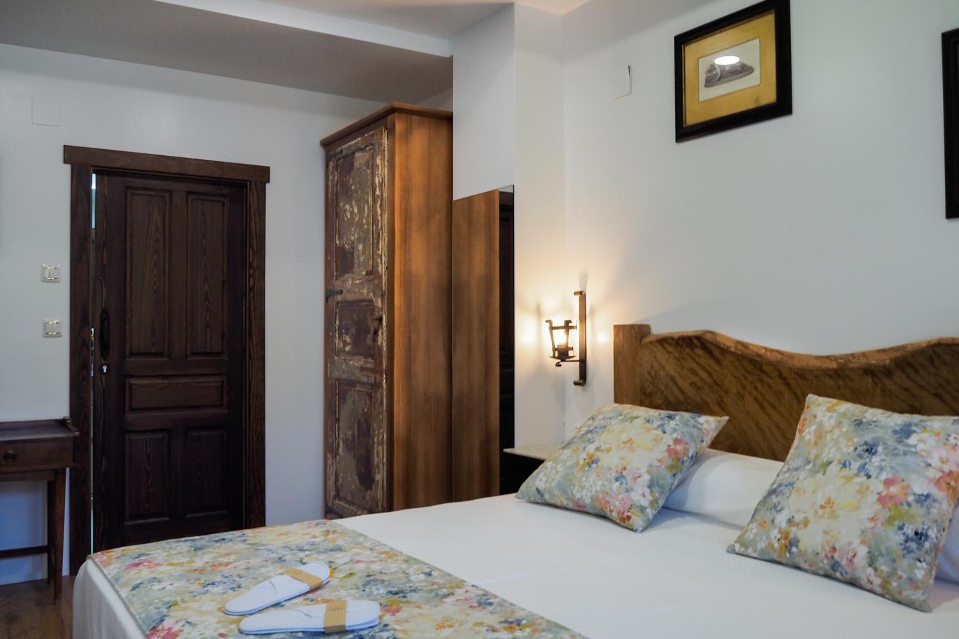 Posada Y Apartamentos Trebuesto De Guriezo Bagian luar foto