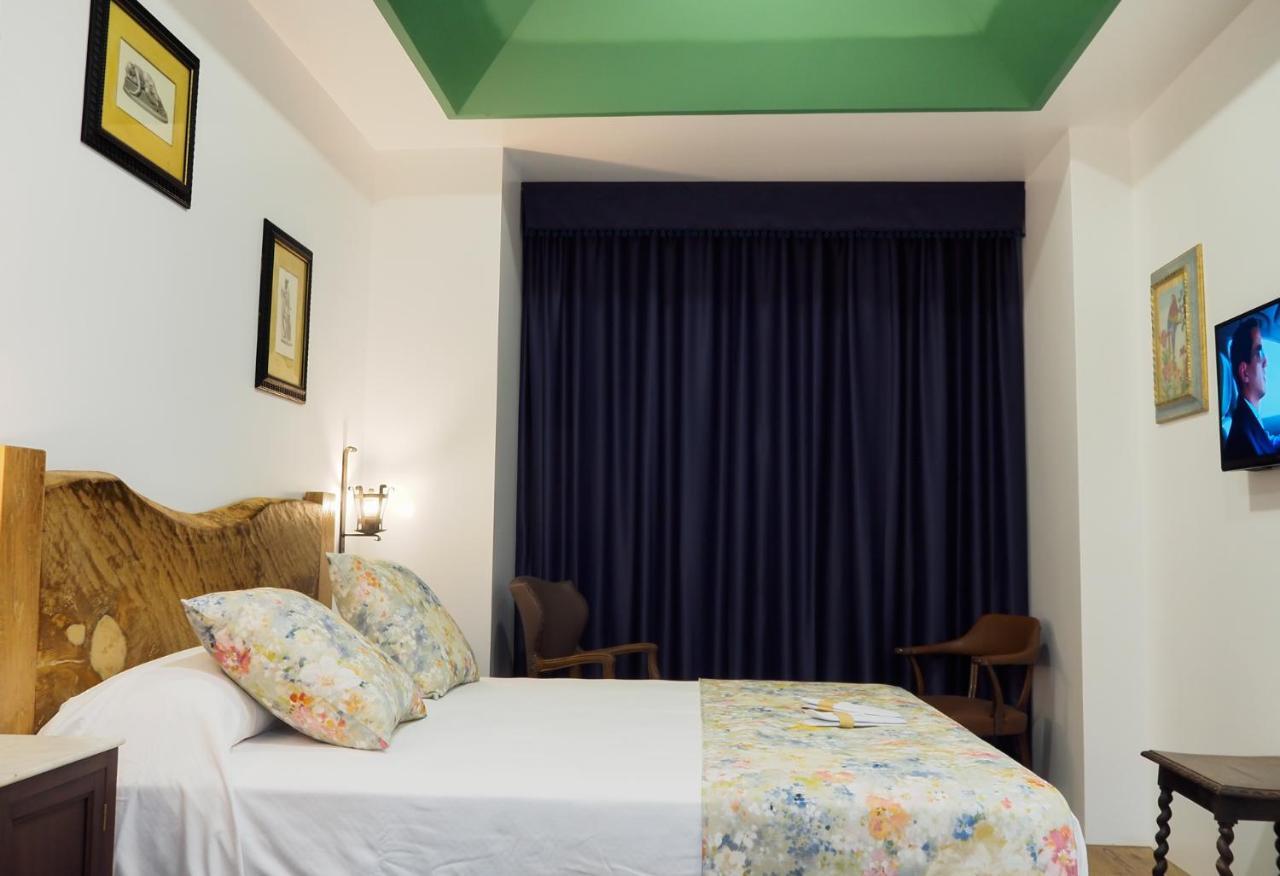 Posada Y Apartamentos Trebuesto De Guriezo Bagian luar foto