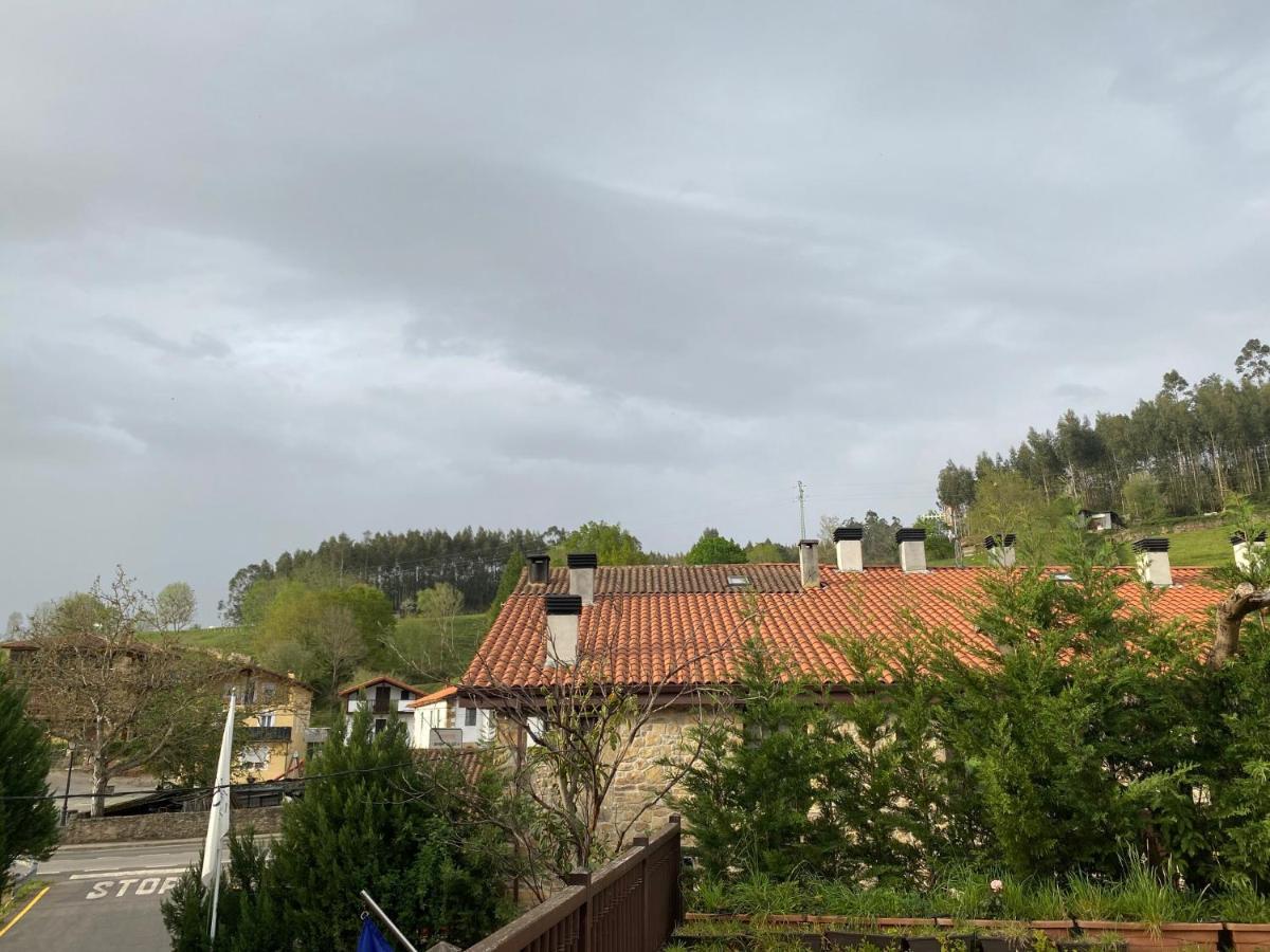 Posada Y Apartamentos Trebuesto De Guriezo Bagian luar foto