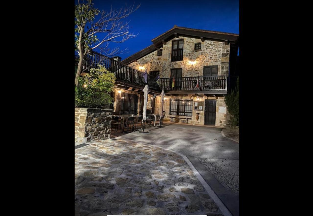Posada Y Apartamentos Trebuesto De Guriezo Bagian luar foto