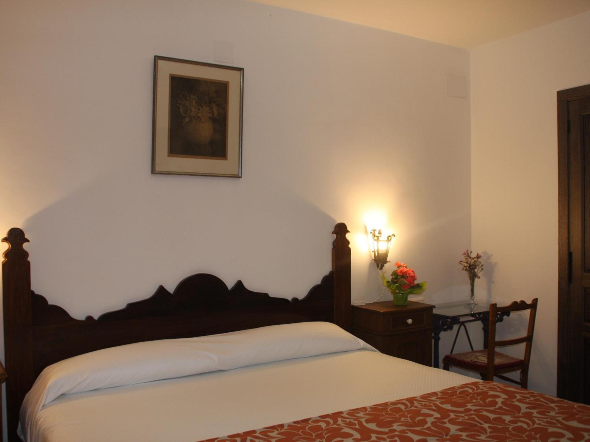 Posada Y Apartamentos Trebuesto De Guriezo Ruang foto